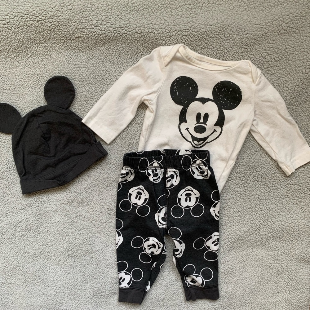 Disney/ Jumping Beans 3 Piece Mickey Mouse Set